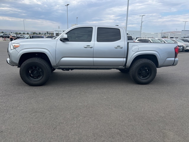 2022 Toyota Tacoma SR photo 4