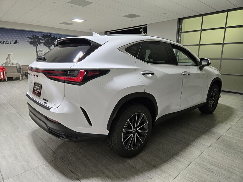 2026 Lexus NX 350 Premium AWD photo 3