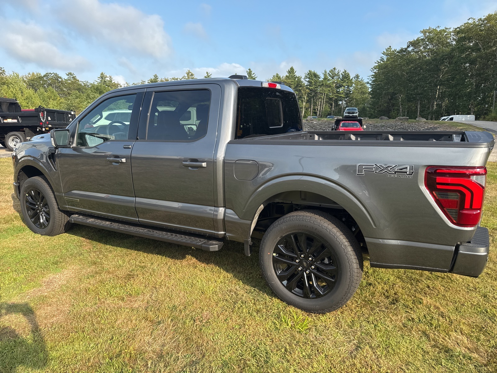 2025 Ford F-150 Lariat photo 4