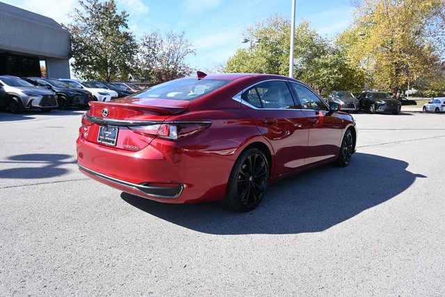 2023 Lexus ES 300h photo 3