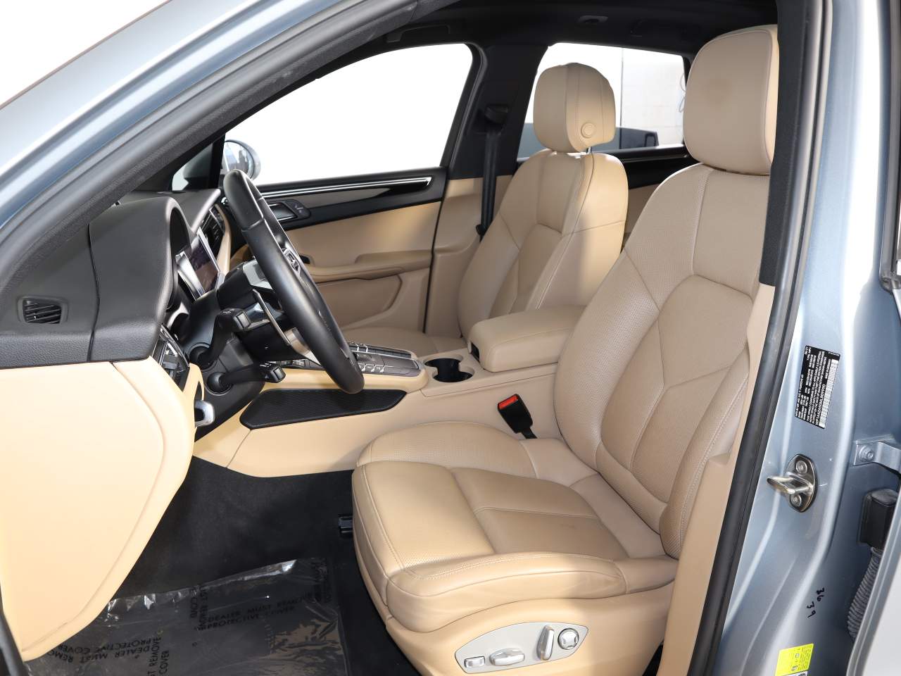 2021 Porsche Macan Base photo 5