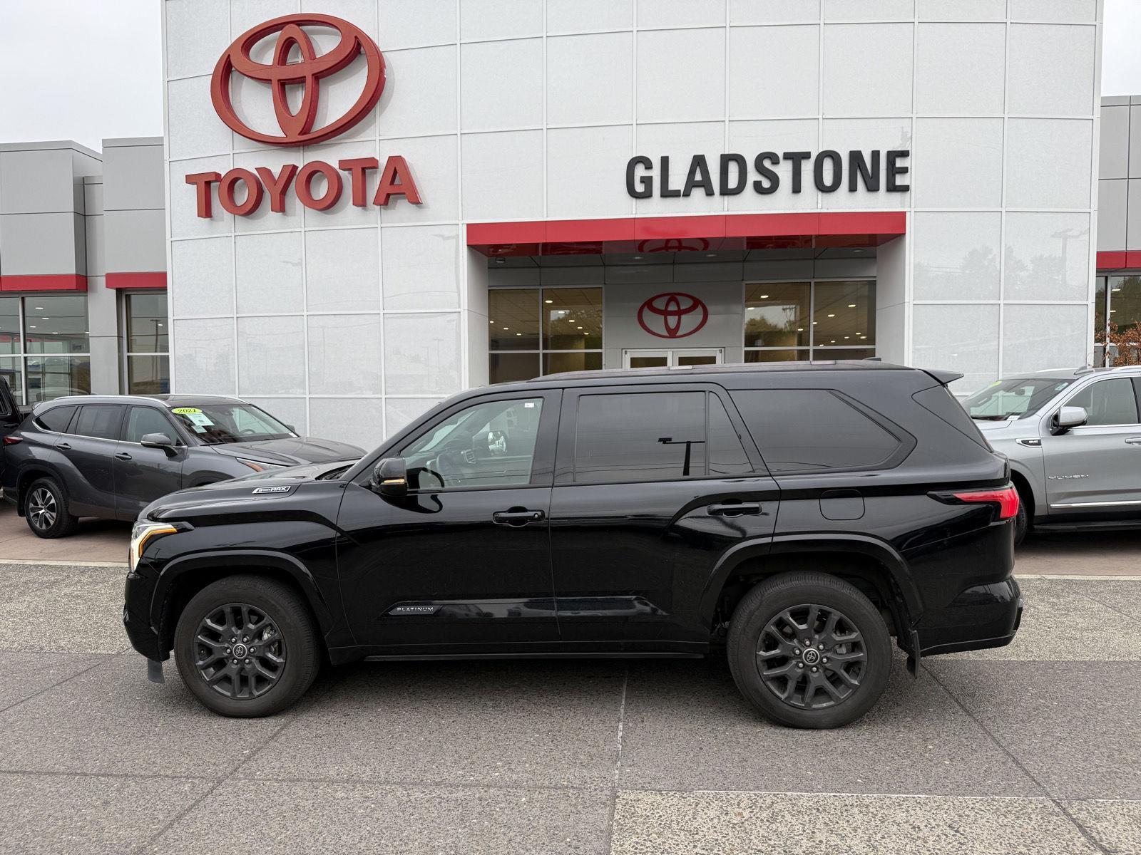 2023 Toyota Sequoia Platinum photo 3