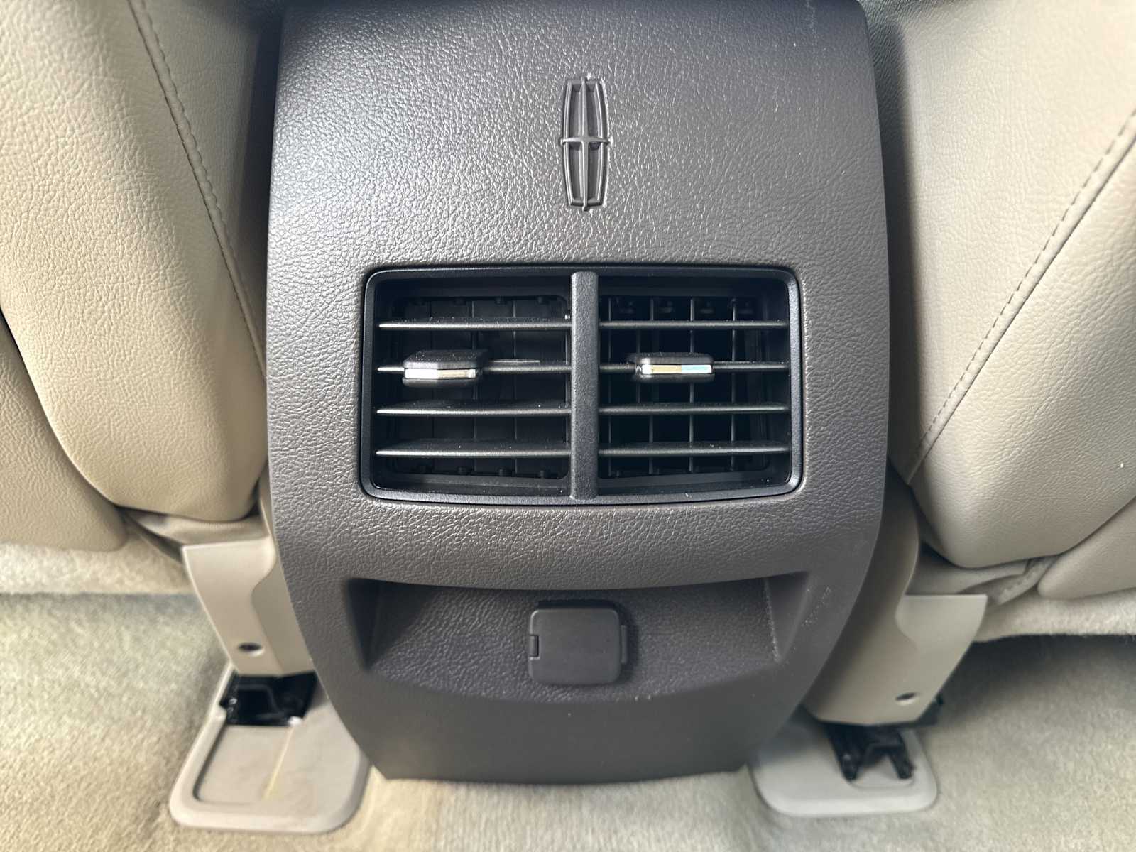 2012 Lincoln MKX photo 34