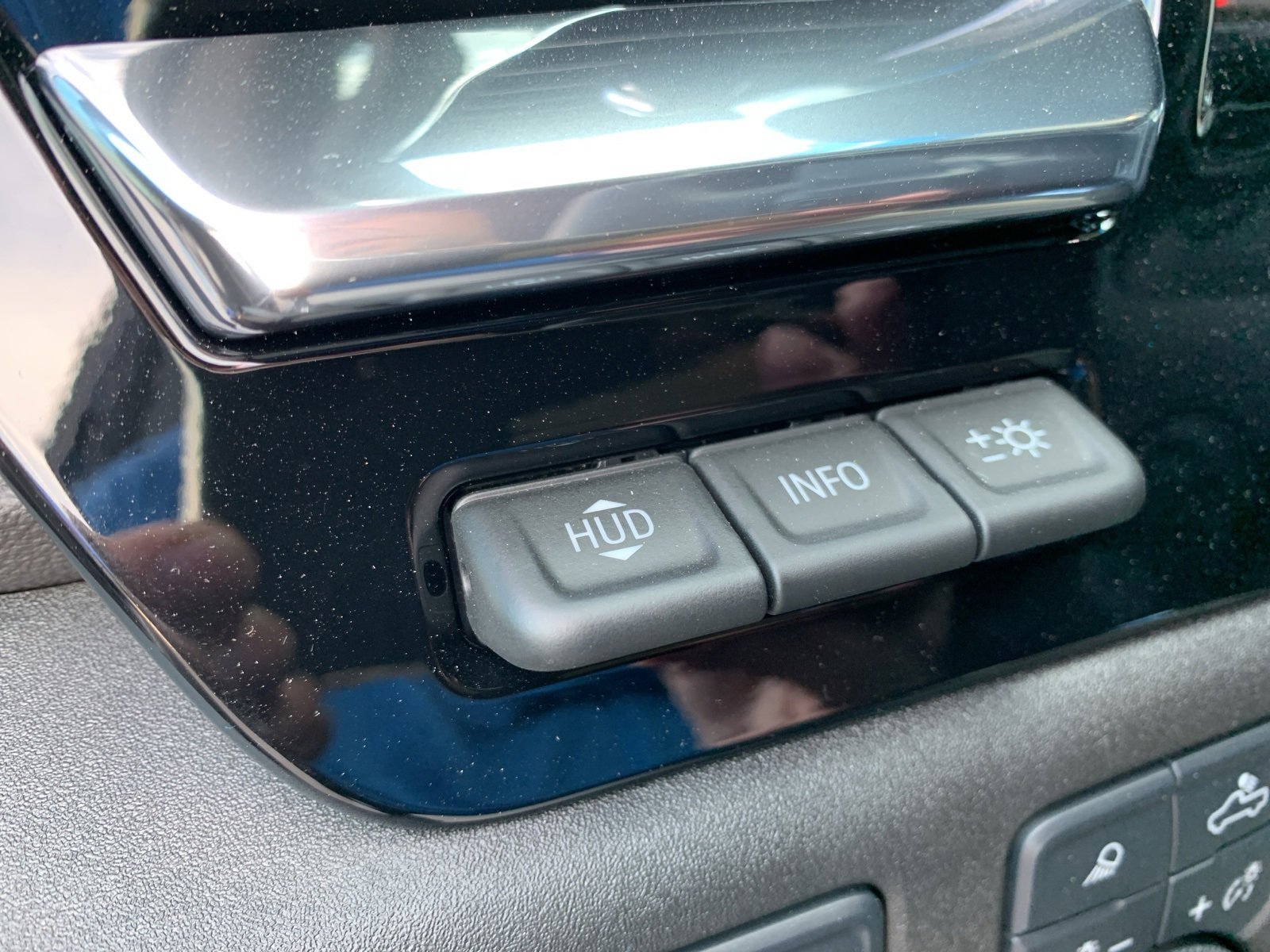 2025 Chevrolet Silverado 1500 LTZ photo 40