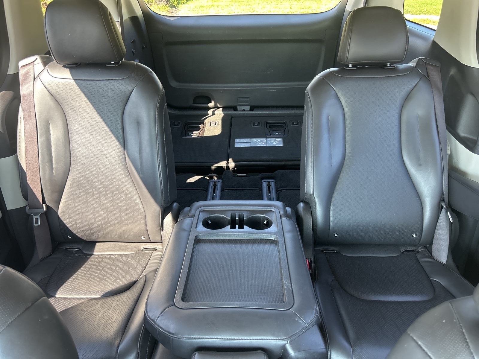 2024 Kia Carnival LX photo 25