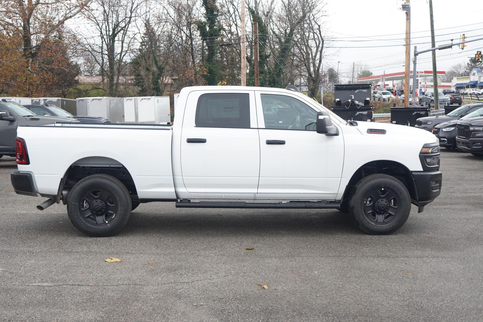 2026 Ram 3500 Tradesman photo 2