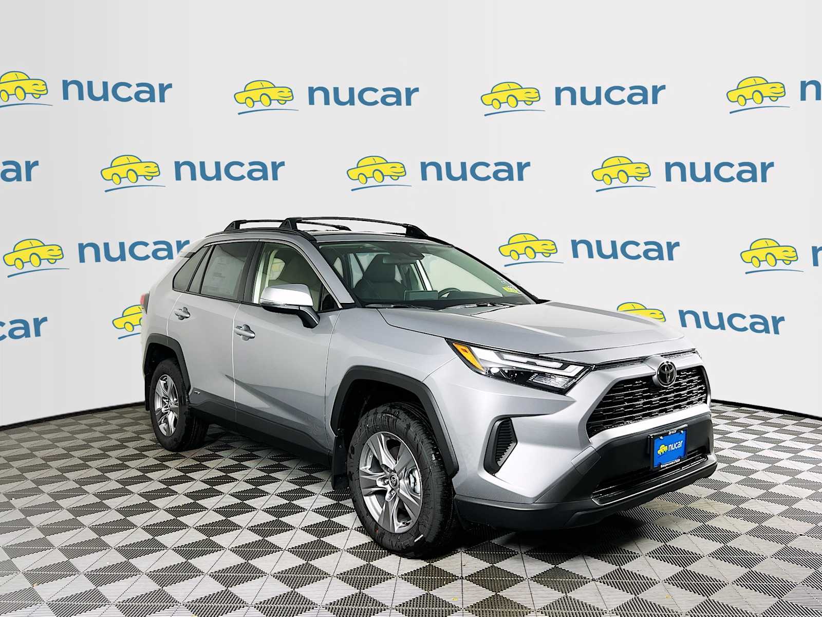 2025 Toyota RAV4 LE's photo