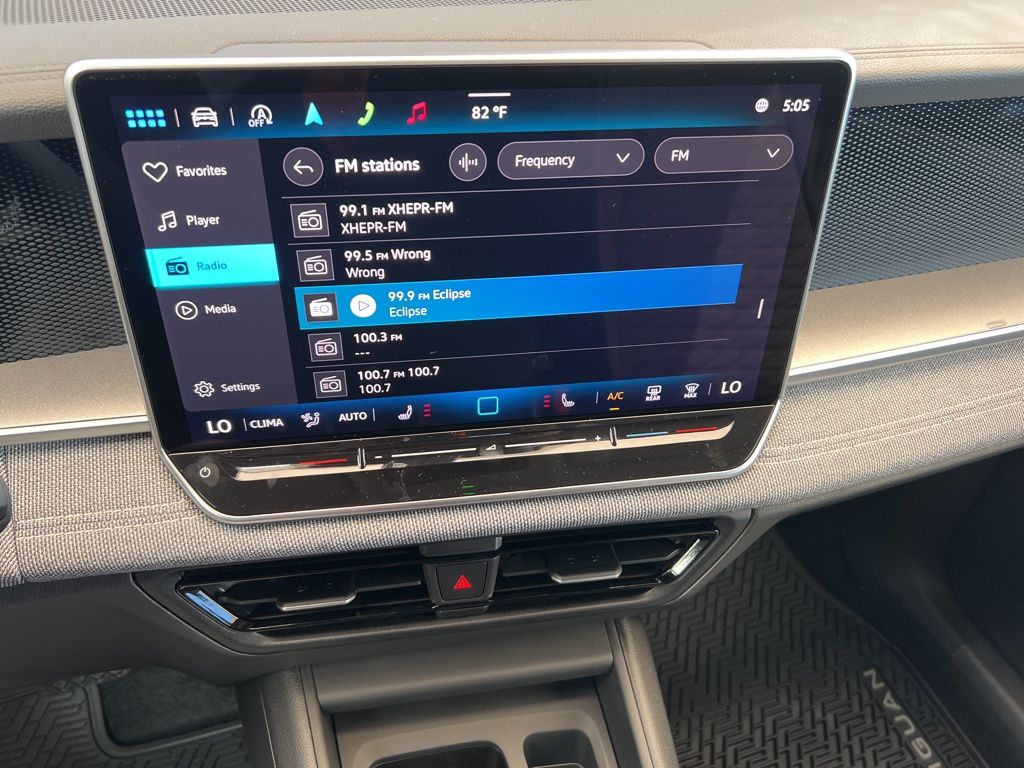 2025 Volkswagen Tiguan S photo 17
