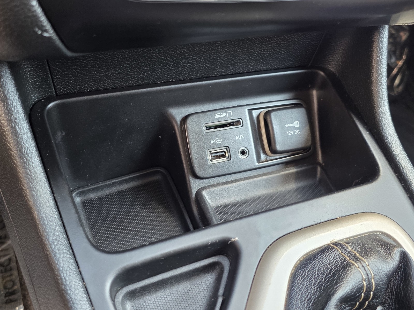 2015 Jeep Cherokee Latitude photo 26