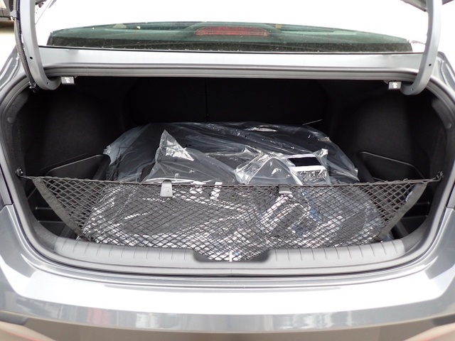 2025 Hyundai Elantra Limited photo 4