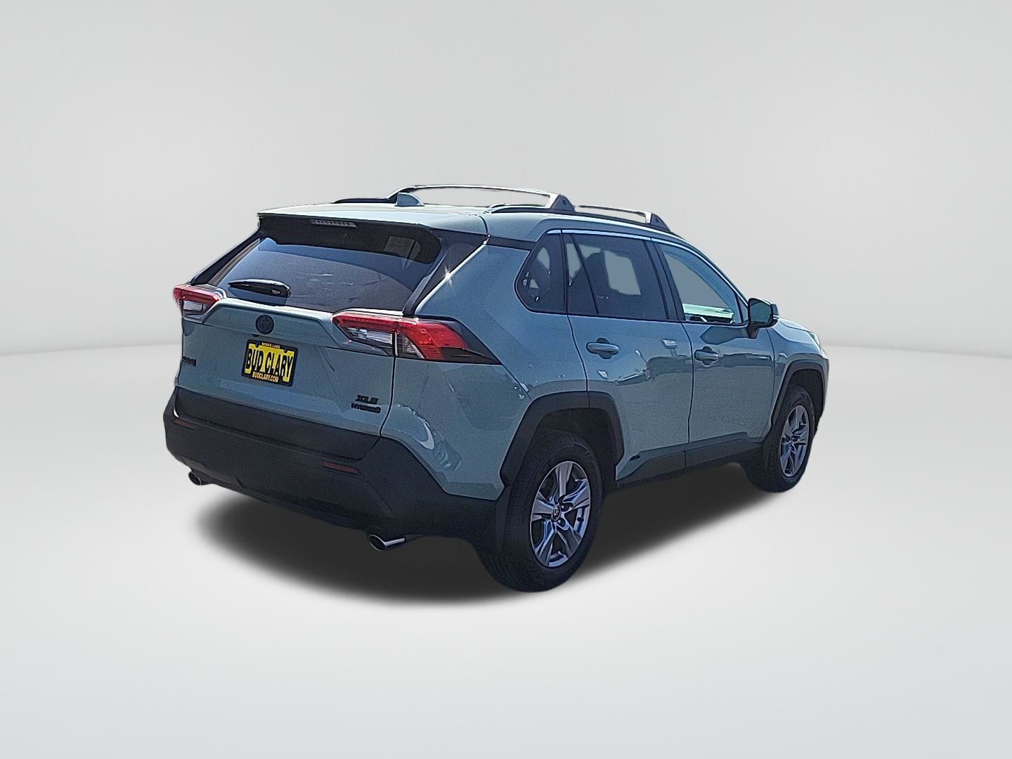 2023 Toyota RAV4 Hybrid XLE photo 3
