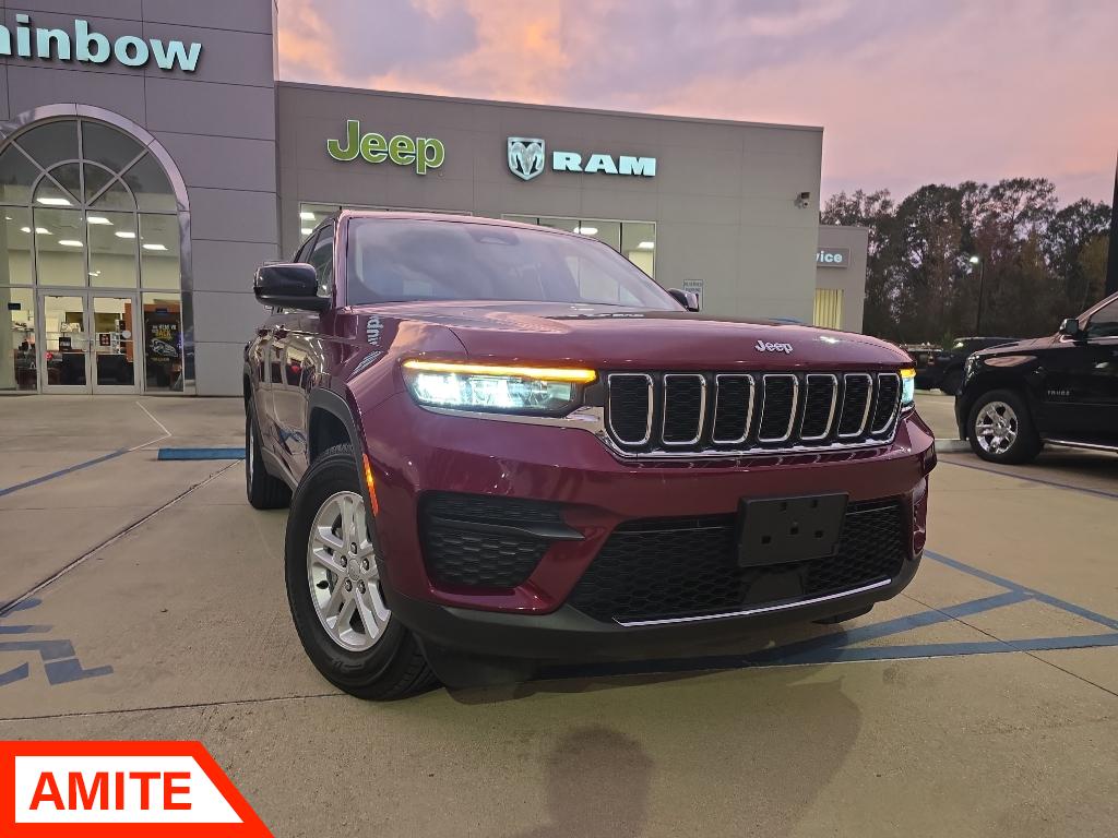 2024 Jeep Grand Cherokee Laredo's photo