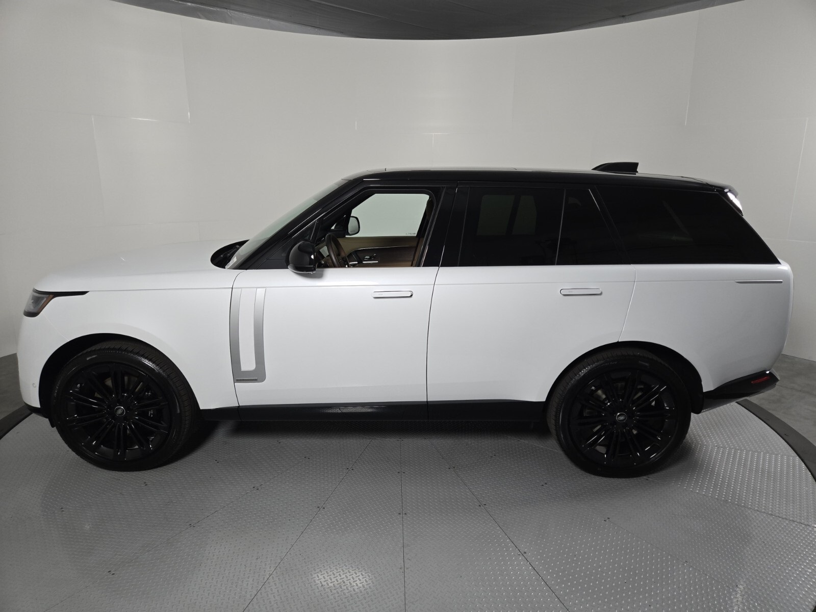 2025 Land Rover Range Rover Autobiography photo 5