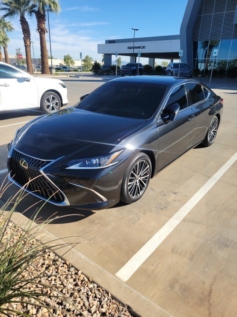 2022 Lexus ES 350's photo
