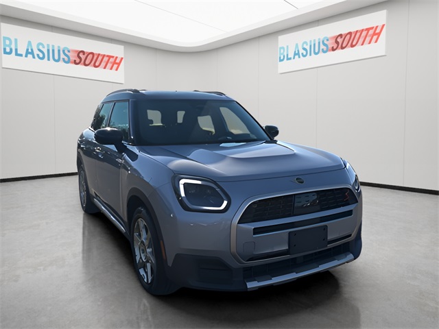 2025 MINI Countryman S's photo