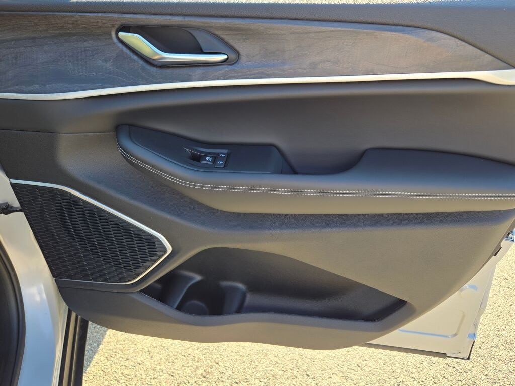 2025 Jeep Grand Cherokee Limited photo 4