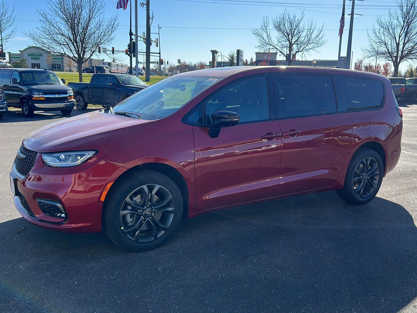 2026 Chrysler Pacifica Select