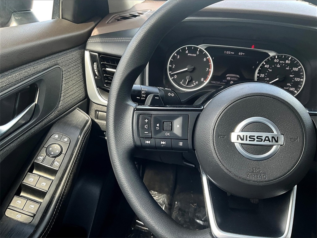 2021 Nissan Rogue SV photo 22