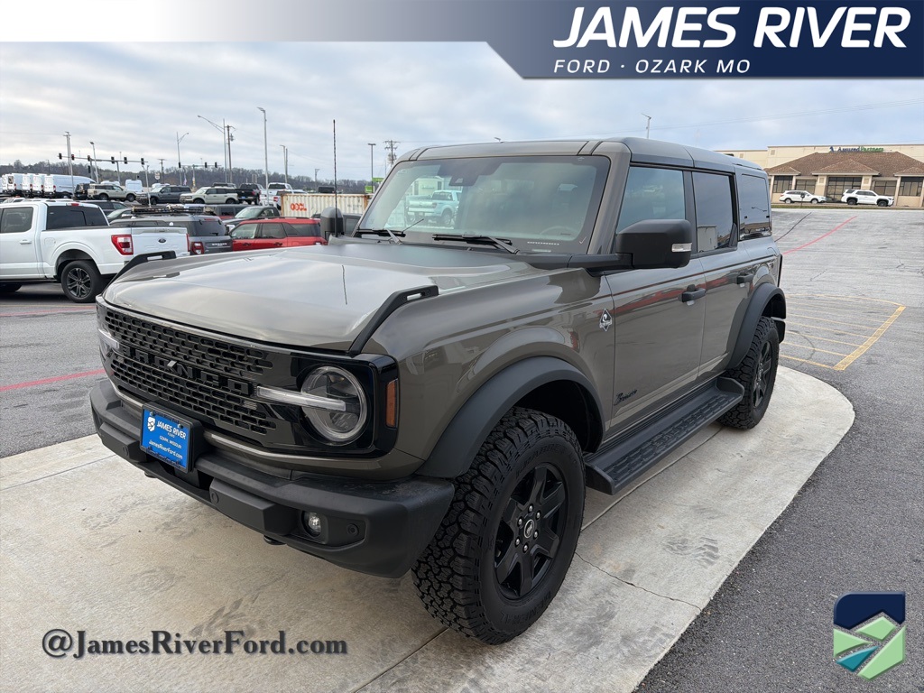 2025 Ford Bronco 4-Door Outer Banks's photo