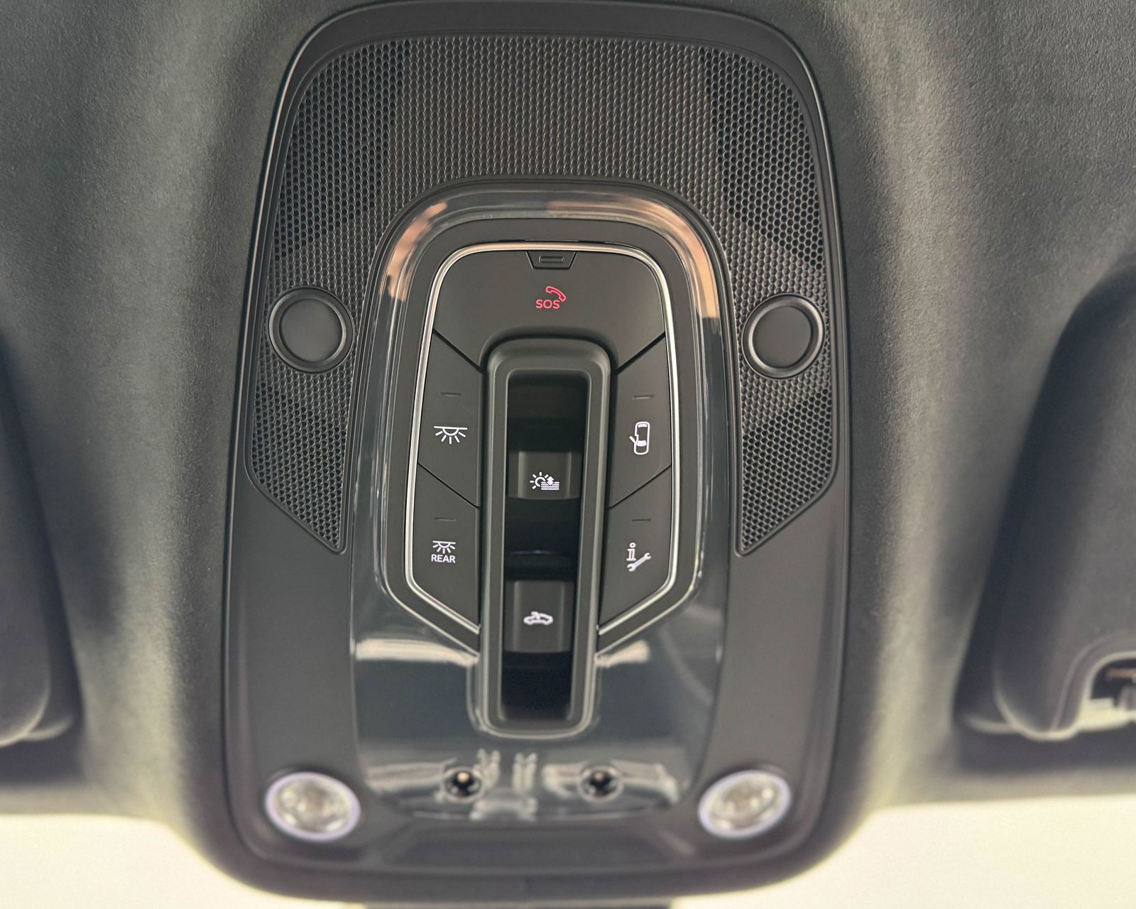 2023 Bentley Bentayga V8 photo 25