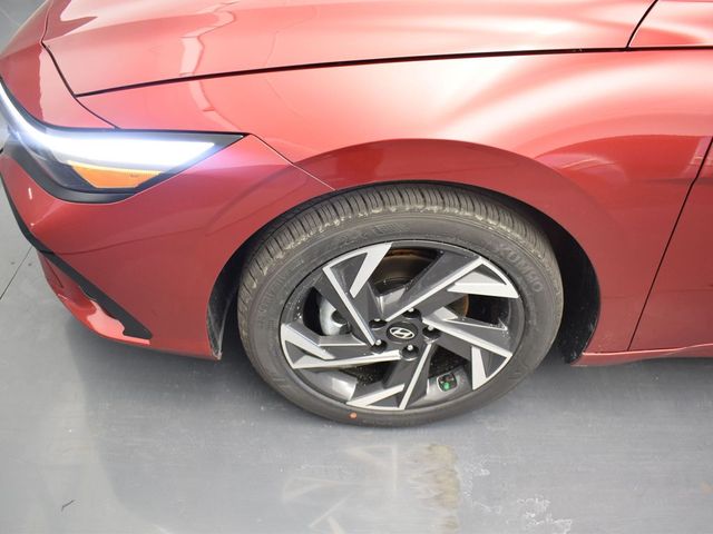 2024 Hyundai Elantra SEL Convenience photo 15
