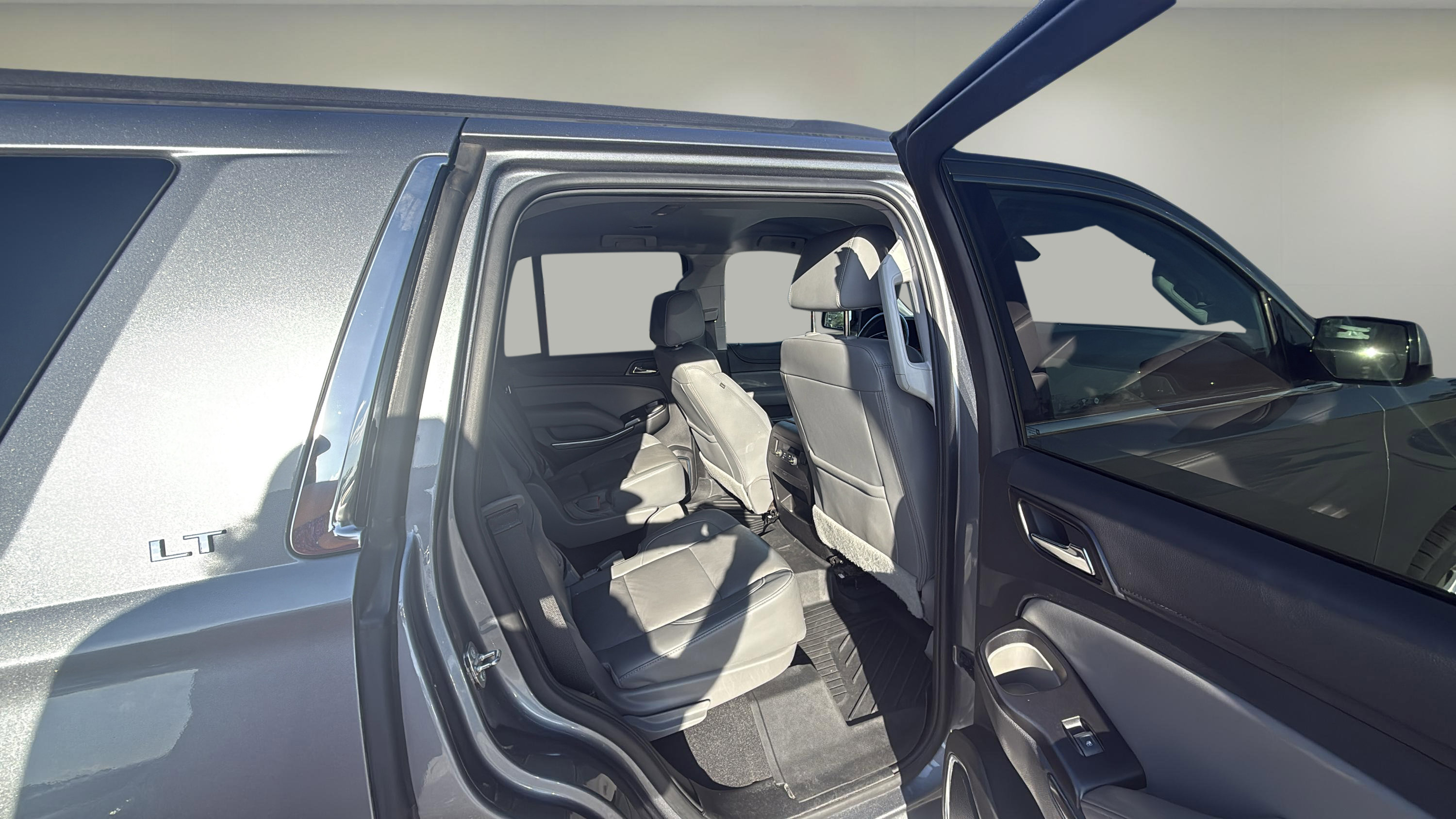 2020 Chevrolet Tahoe LT photo 13