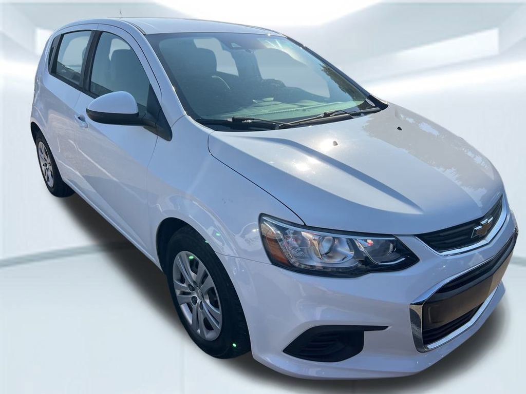 2020 Chevrolet Sonic LT photo 2