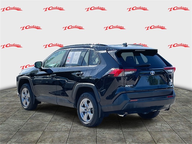 2022 Toyota RAV4 XLE photo 5
