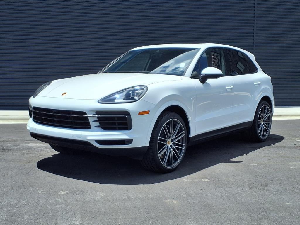 2023 Porsche Cayenne Base's photo