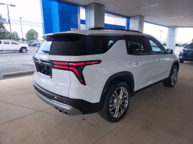 2025 Chevrolet Traverse photo 9