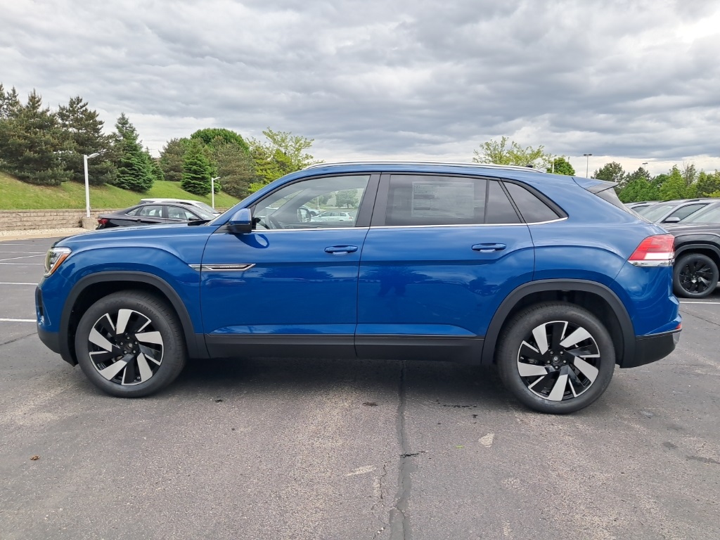 2025 Volkswagen Atlas Cross Sport SE Technology photo 3