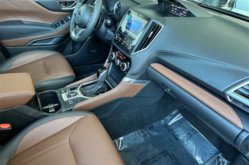 2023 Subaru Forester Touring photo 14
