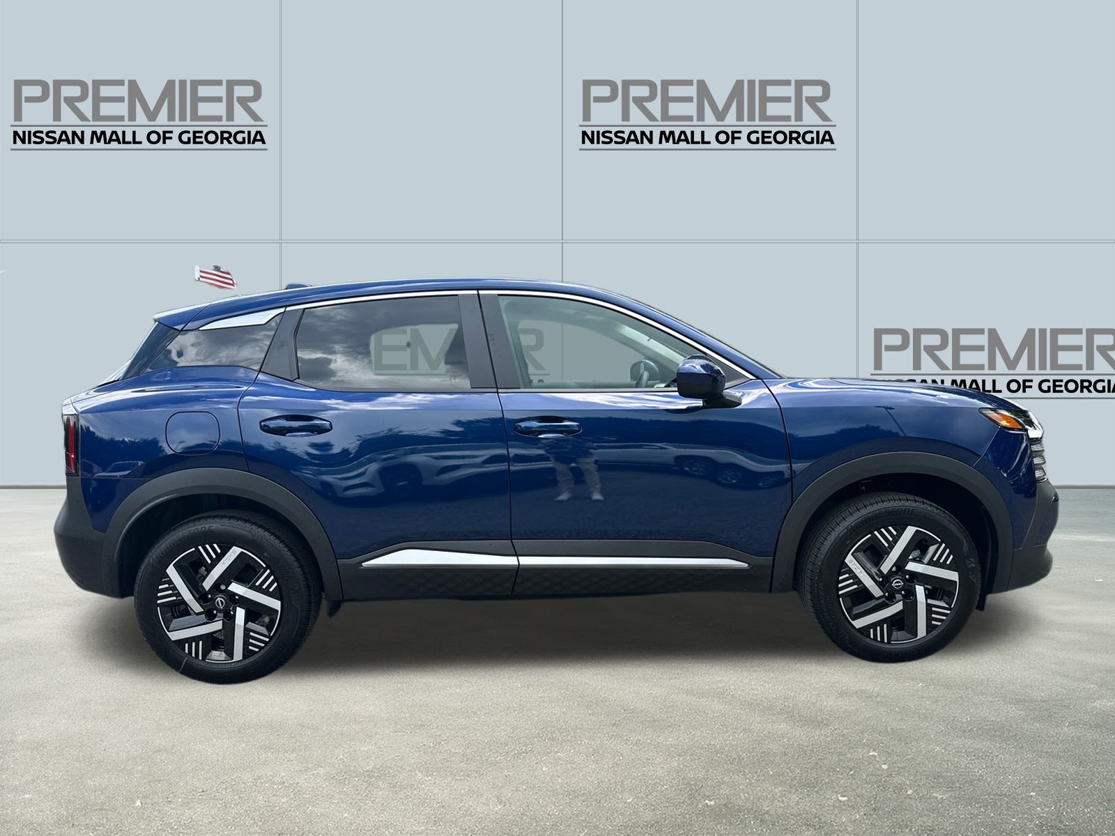 2025 Nissan Kicks SV photo 4