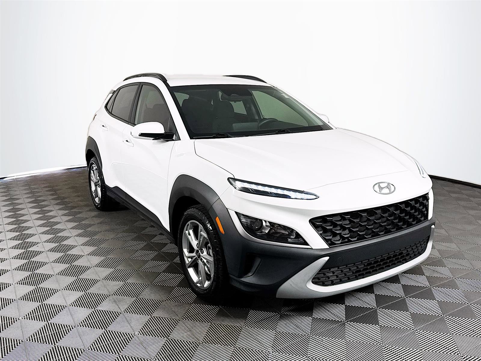 2023 Hyundai Kona SEL photo 3