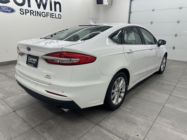 2020 Ford Fusion SE photo 4