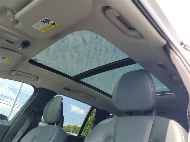 2020 Volvo XC90 T6 Momentum photo 14