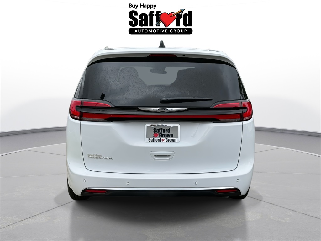2025 Chrysler Pacifica photo 6