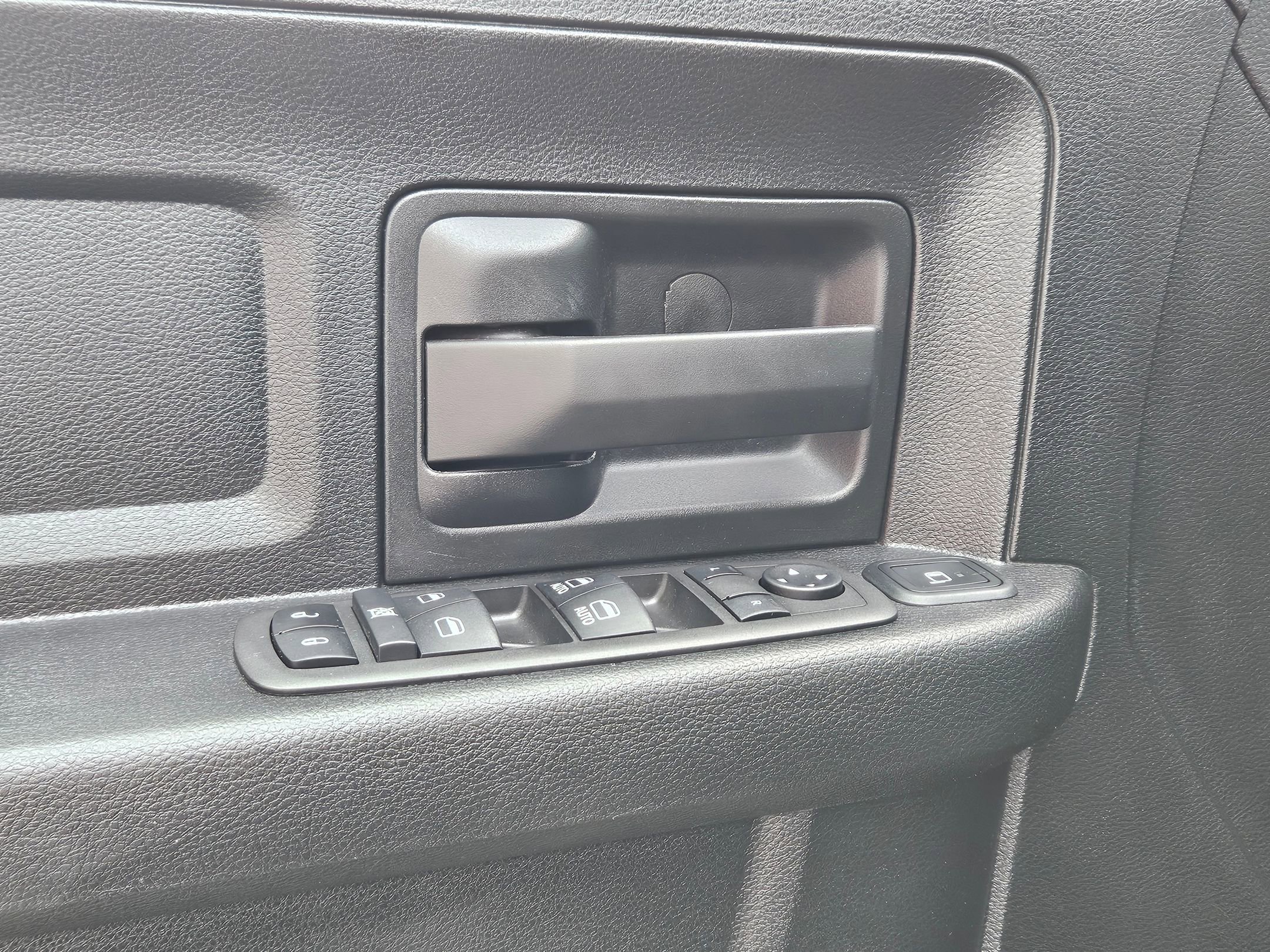2024 Ram 2500 Tradesman photo 18