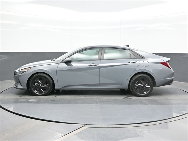 2021 Hyundai Elantra SEL photo 4