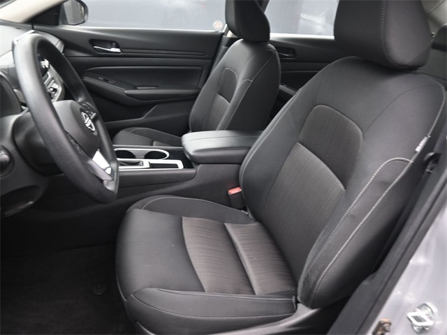 2024 Nissan Altima 2.5 SV photo 2