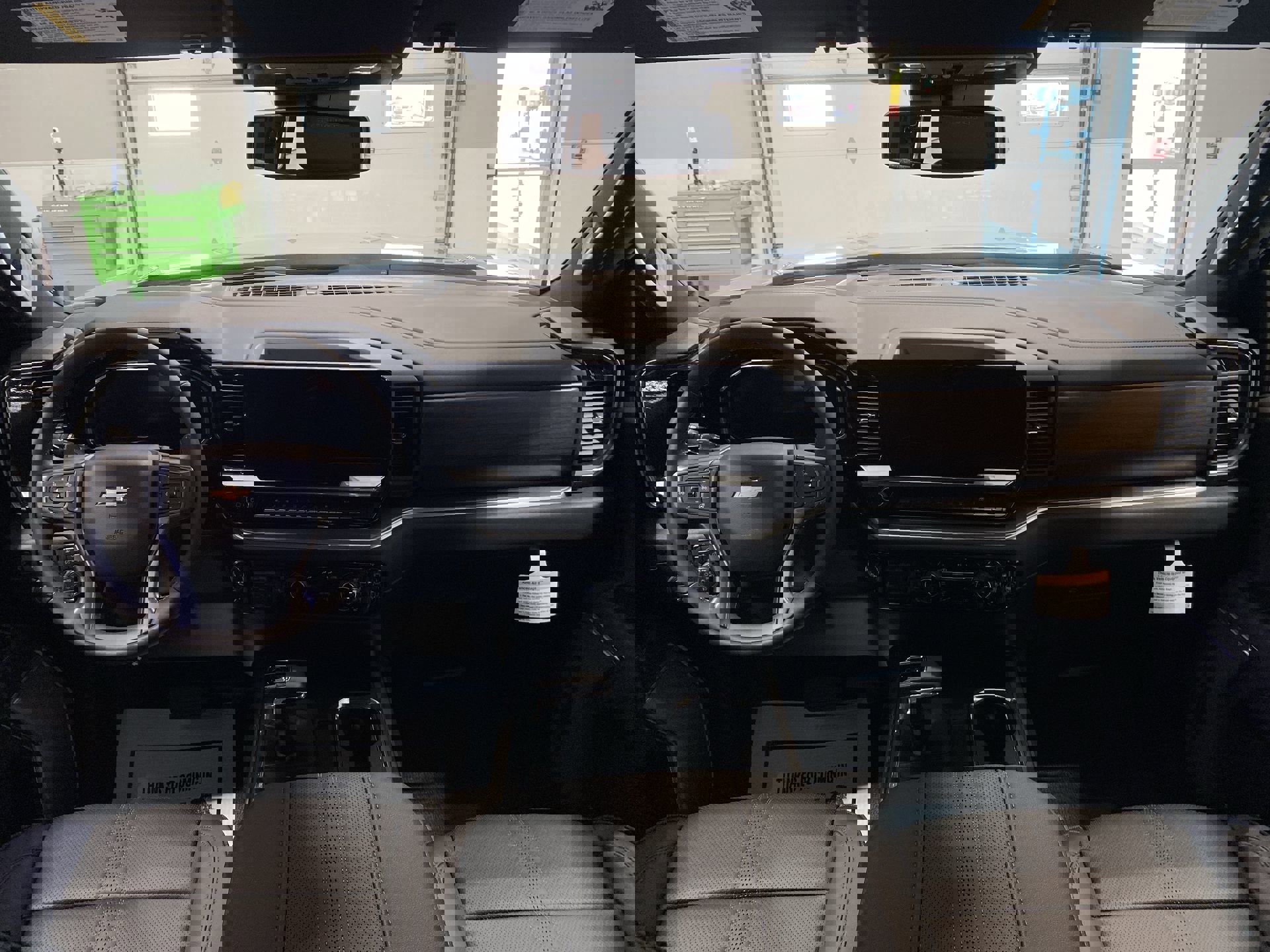 2026 Chevrolet Silverado 1500 High Country photo 18