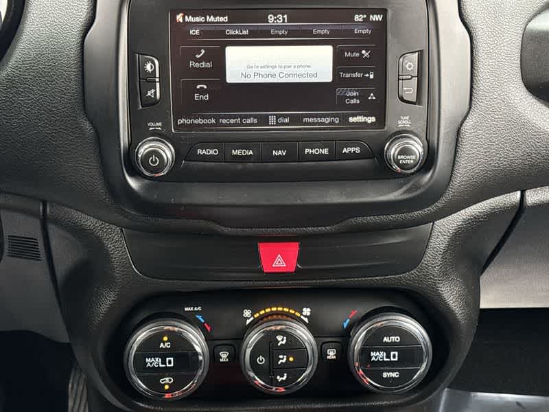 2016 Jeep Renegade Trailhawk photo 18