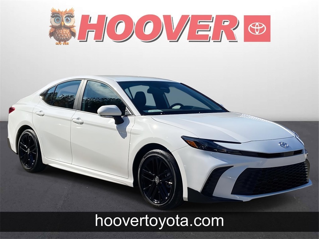 2026 Toyota Camry SE's photo