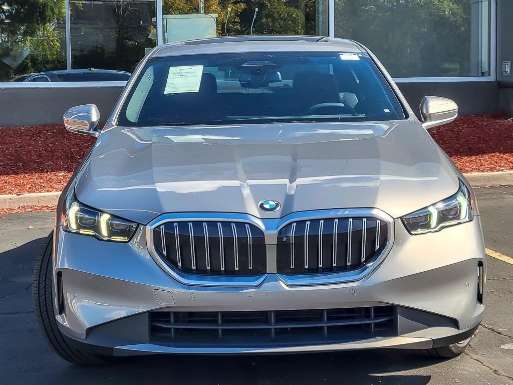 2025 BMW 540I - Image 3