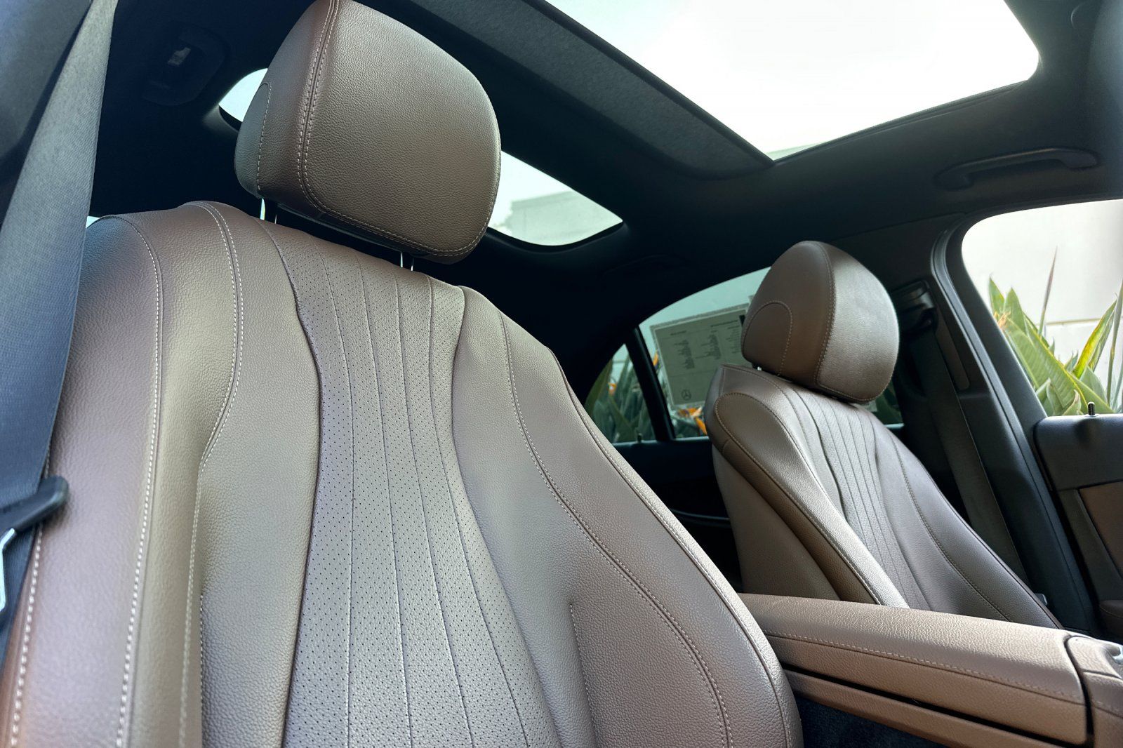 2020 Mercedes Benz E 350 Sedan photo 3