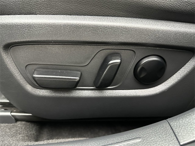 2025 Mazda CX-50 2.5 S Preferred photo 4