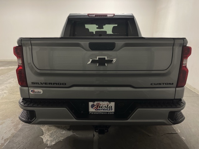 2024 Chevrolet Silverado 1500 Custom photo 5
