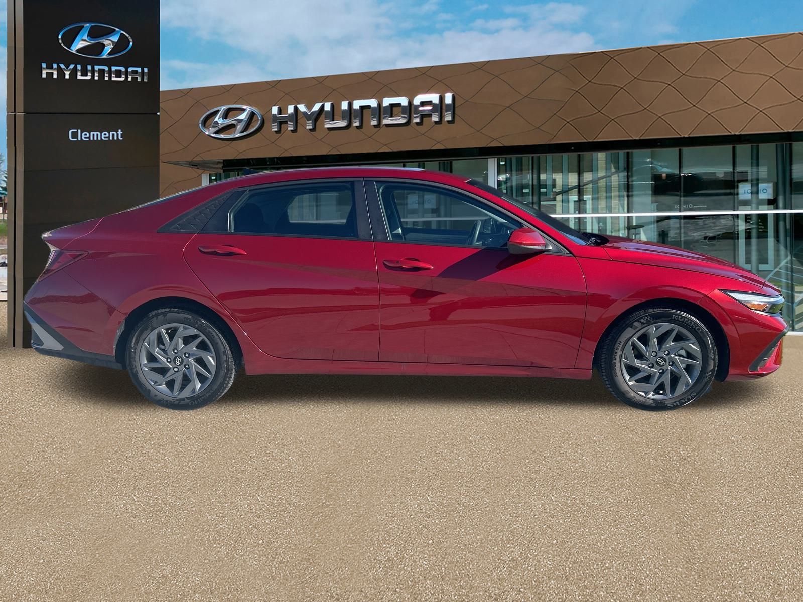 2024 Hyundai Elantra SEL photo 4