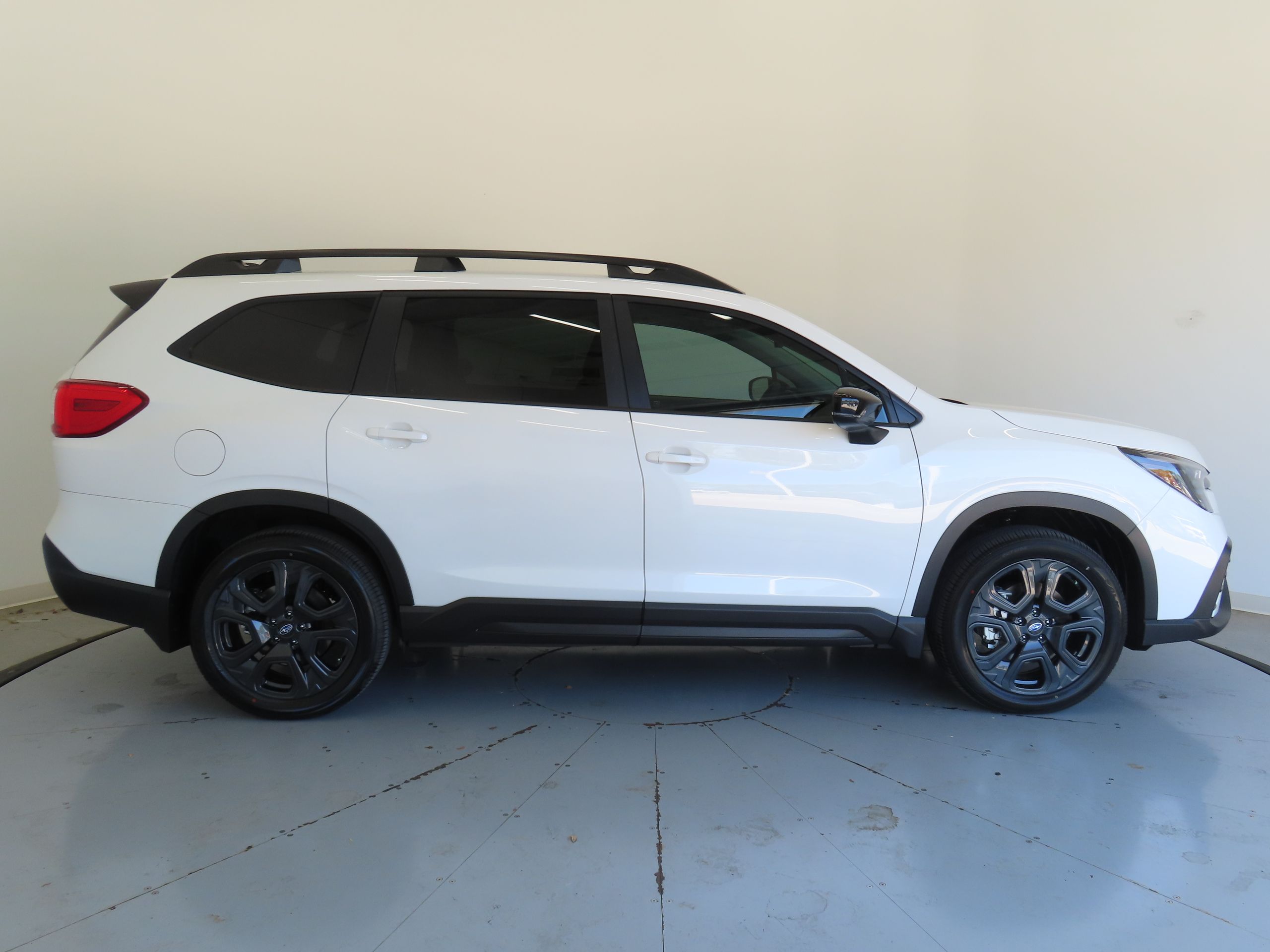 2025 Subaru Ascent Onyx Edition photo 2
