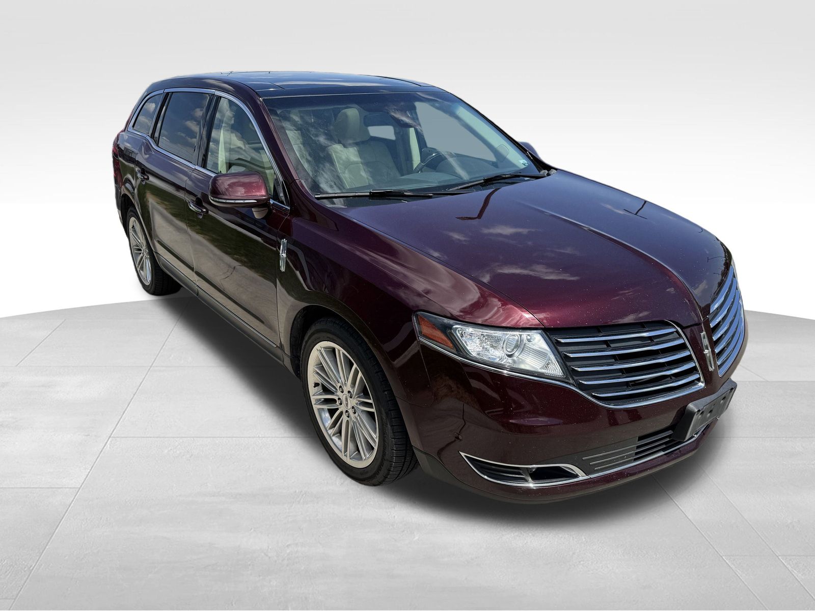 2019 Lincoln MKT Reserve photo 2